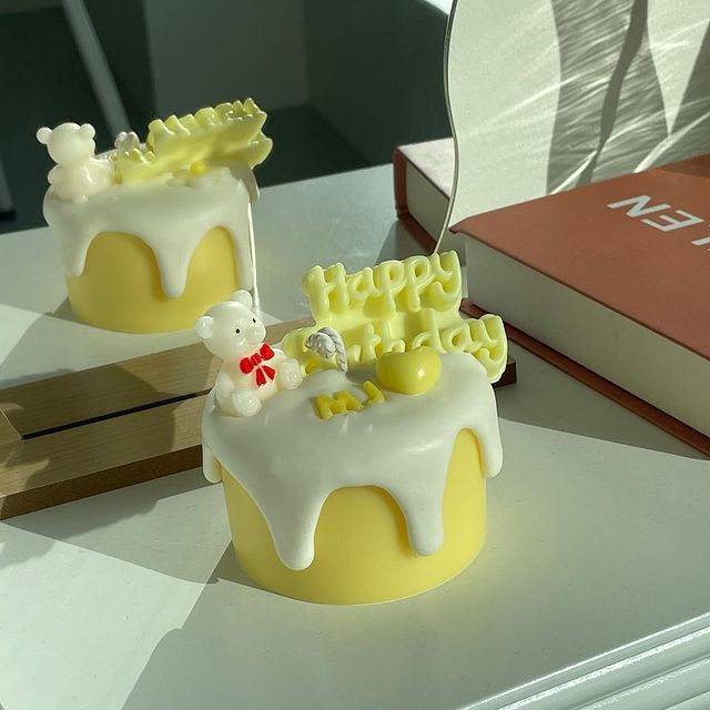 nến thơm hình bánh kem