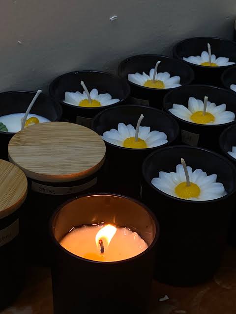 nến thơm đuổi côn trùng